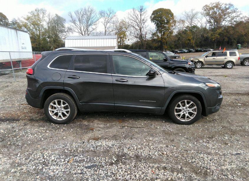Photo 13 of 2016 Jeep Cherokee LATITUDE (VIN 1C4PJLCB3GW158009)