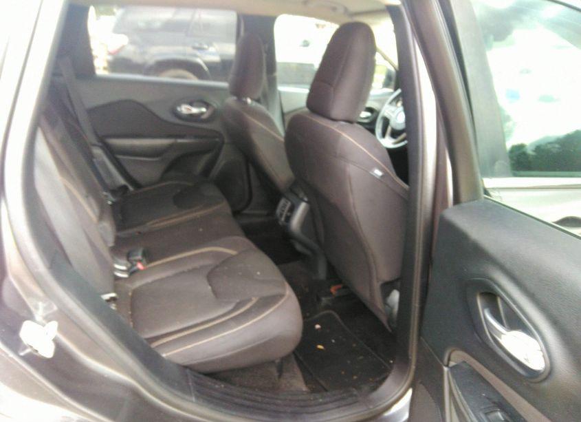 Photo 8 of 2016 Jeep Cherokee LATITUDE (VIN 1C4PJLCB3GW158009)