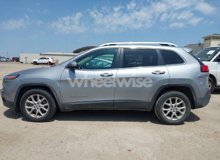 Photo 14 of 2016 Jeep Cherokee LATITUDE (VIN 1C4PJLCB3GW200355)