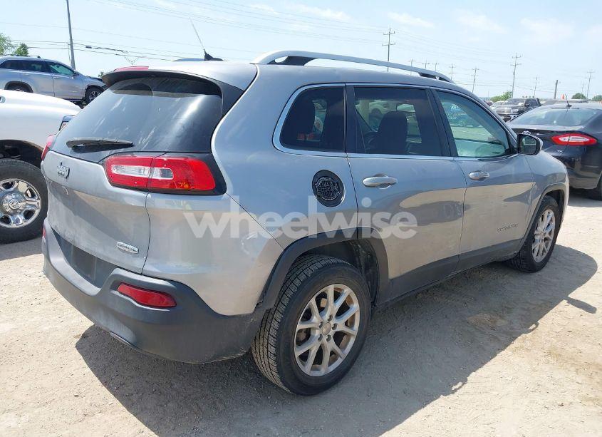 Photo 4 of 2016 Jeep Cherokee LATITUDE (VIN 1C4PJLCB3GW200355)