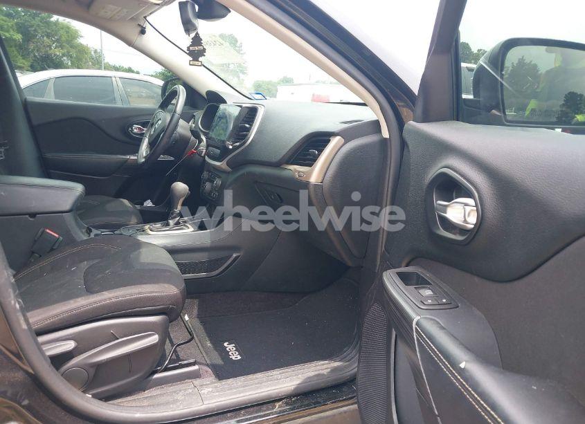 Photo 5 of 2016 Jeep Cherokee ALTITUDE (VIN 1C4PJLCB3GW221996)