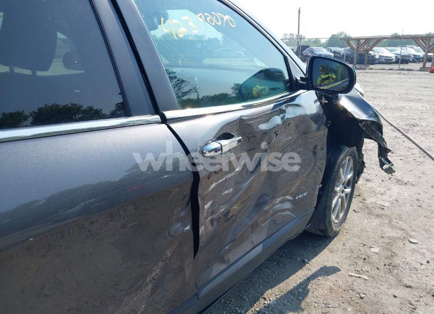 Photo 19 of 2016 Jeep Cherokee LATITUDE (VIN 1C4PJLCB3GW303145)