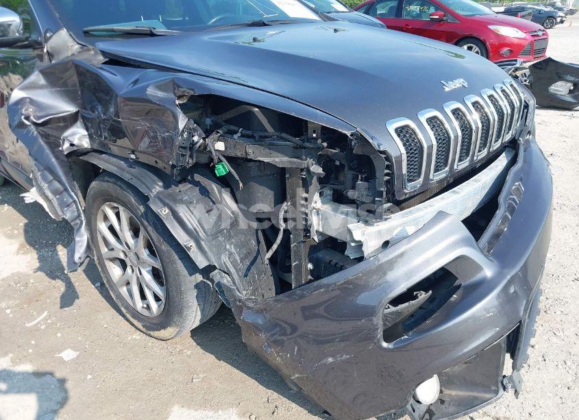 Photo 6 of 2016 Jeep Cherokee LATITUDE (VIN 1C4PJLCB3GW303145)