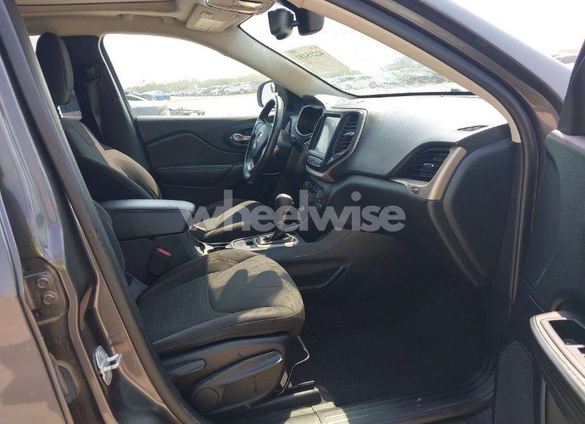 Photo 5 of 2016 Jeep Cherokee 75TH ANNIVERSARY (VIN 1C4PJLCB3GW323797)