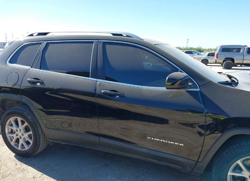 Photo 13 of 2017 Jeep Cherokee LATITUDE FWD (VIN 1C4PJLCB3HD222367)