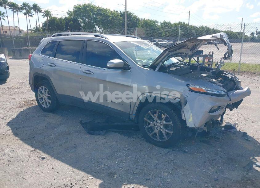 2017 Jeep Cherokee LATITUDE FWD (VIN 1C4PJLCB3HW542048) main photo