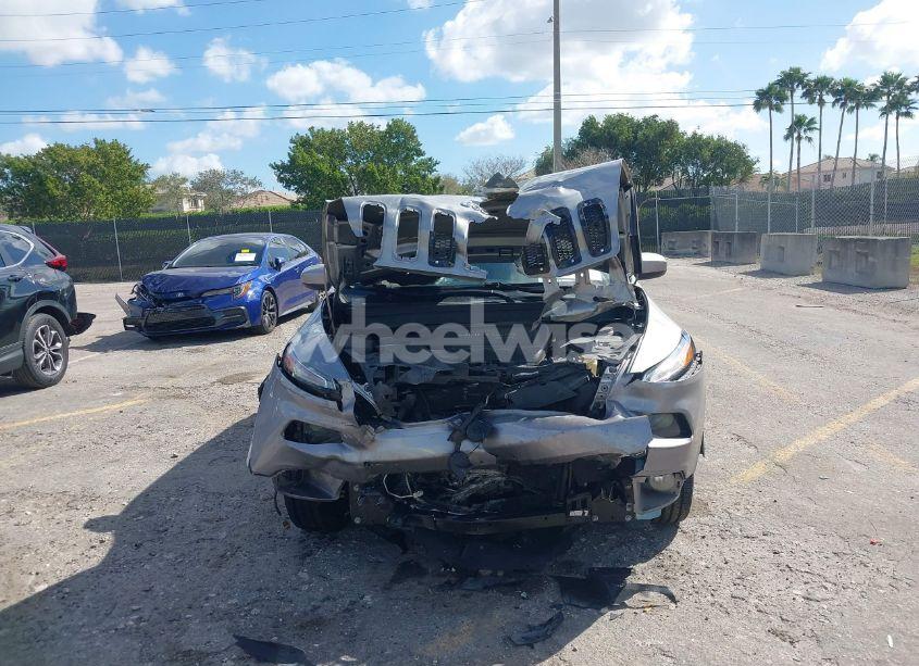 Photo 12 of 2017 Jeep Cherokee LATITUDE FWD (VIN 1C4PJLCB3HW542048)