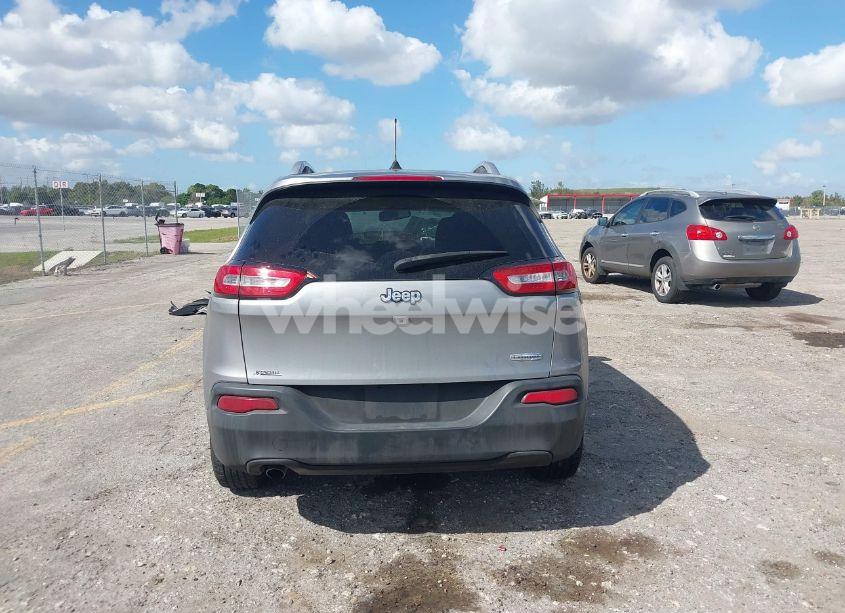 Photo 16 of 2017 Jeep Cherokee LATITUDE FWD (VIN 1C4PJLCB3HW542048)