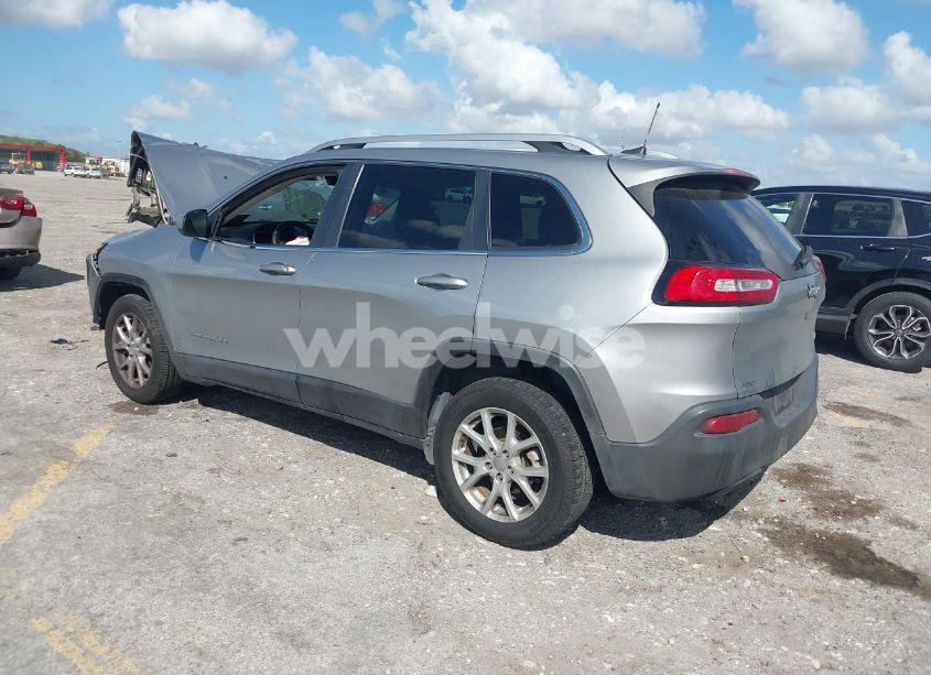 Photo 3 of 2017 Jeep Cherokee LATITUDE FWD (VIN 1C4PJLCB3HW542048)