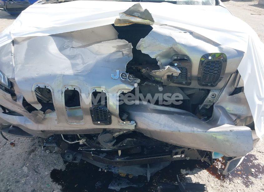 Photo 6 of 2017 Jeep Cherokee LATITUDE FWD (VIN 1C4PJLCB3HW542048)