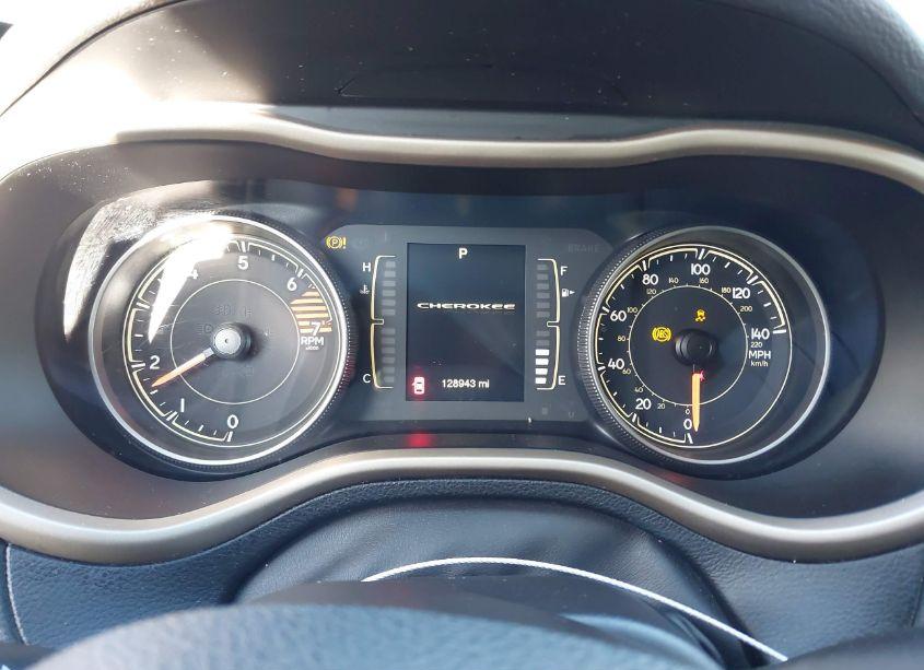 Photo 7 of 2017 Jeep Cherokee LATITUDE FWD (VIN 1C4PJLCB3HW586860)