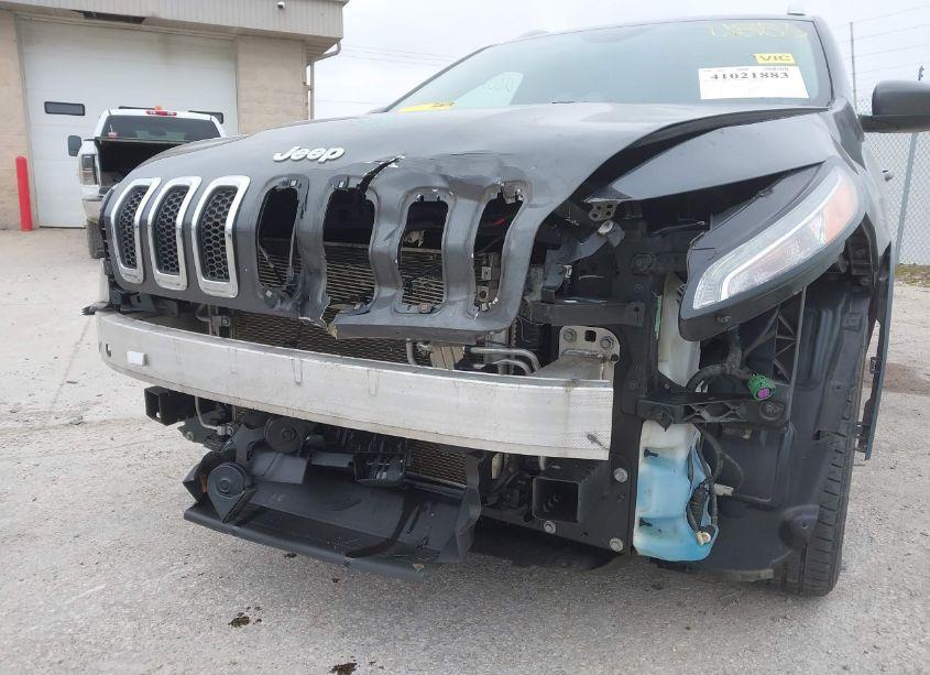 Photo 6 of 2017 Jeep Cherokee LATITUDE FWD (VIN 1C4PJLCB3HW650783)