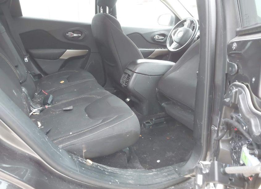 Photo 8 of 2017 Jeep Cherokee LATITUDE FWD (VIN 1C4PJLCB3HW650783)