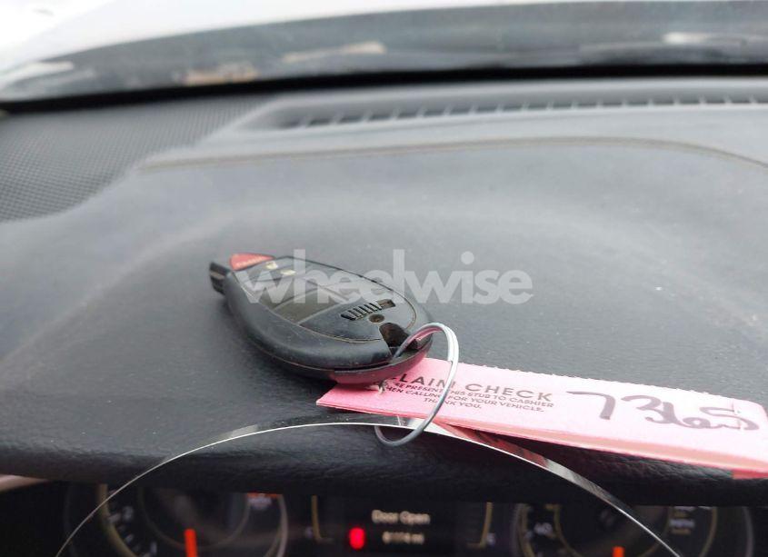 Photo 11 of 2018 Jeep Cherokee LATITUDE FWD (VIN 1C4PJLCB3JD518768)