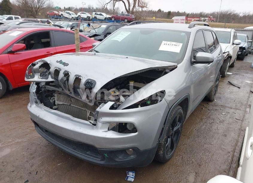Photo 2 of 2018 Jeep Cherokee LATITUDE FWD (VIN 1C4PJLCB3JD518768)
