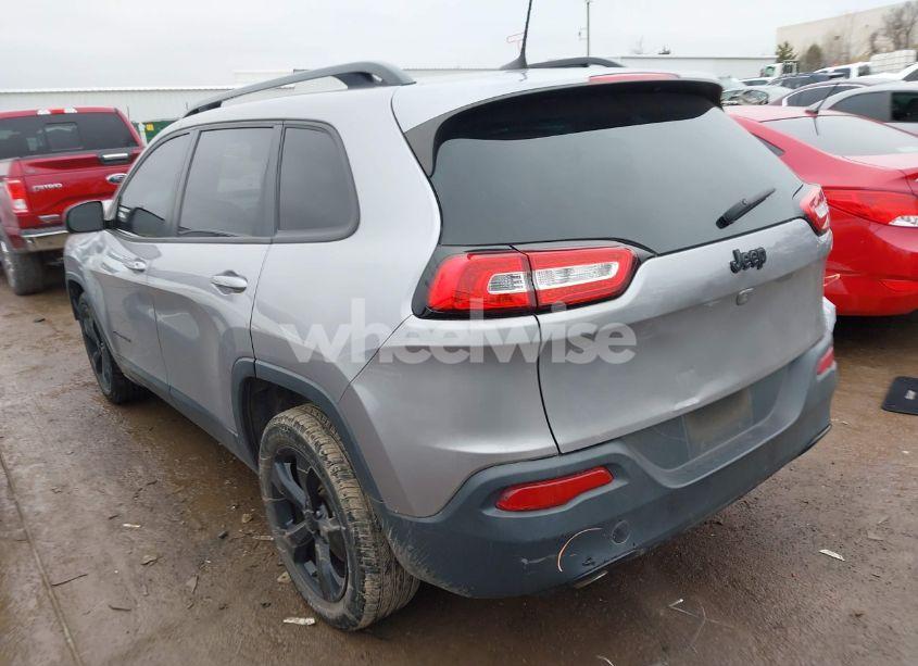 Photo 3 of 2018 Jeep Cherokee LATITUDE FWD (VIN 1C4PJLCB3JD518768)