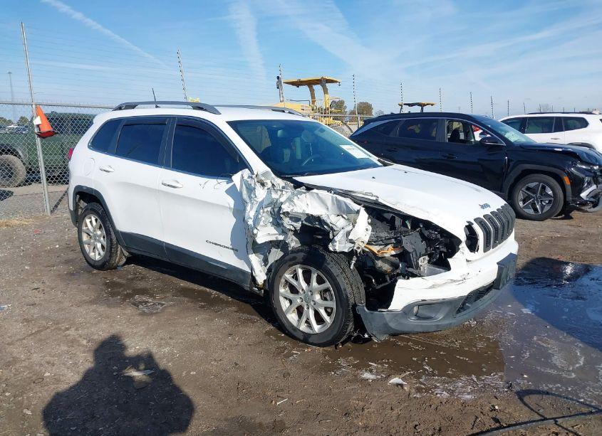 2018 Jeep Cherokee LATITUDE FWD (VIN 1C4PJLCB3JD538566) main photo