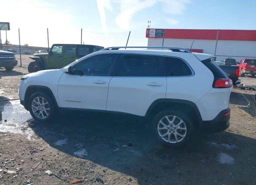 Photo 14 of 2018 Jeep Cherokee LATITUDE FWD (VIN 1C4PJLCB3JD538566)