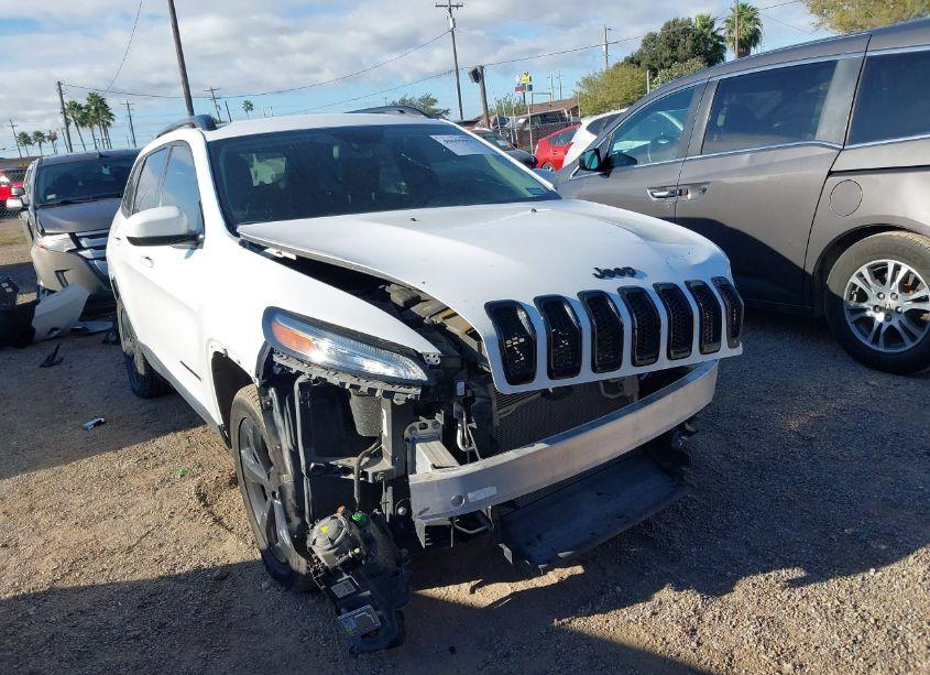 2018 Jeep Cherokee LATITUDE FWD (VIN 1C4PJLCB3JD544674) main photo