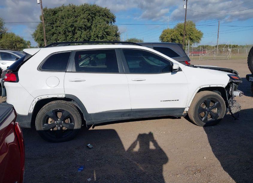 Photo 14 of 2018 Jeep Cherokee LATITUDE FWD (VIN 1C4PJLCB3JD544674)