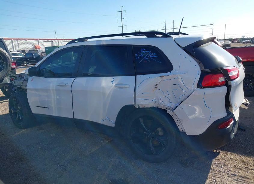 Photo 15 of 2018 Jeep Cherokee LATITUDE FWD (VIN 1C4PJLCB3JD544674)