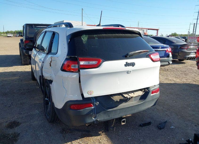 Photo 3 of 2018 Jeep Cherokee LATITUDE FWD (VIN 1C4PJLCB3JD544674)