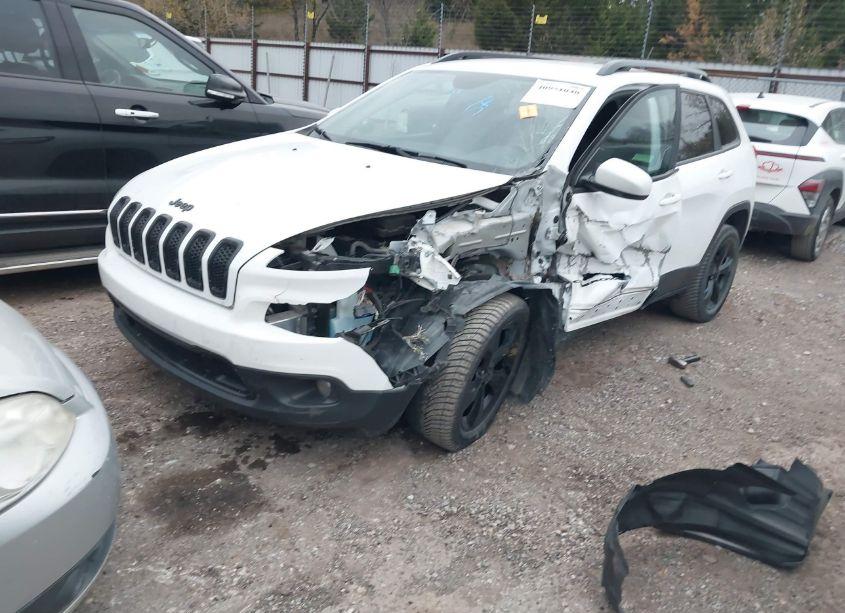 Photo 2 of 2018 Jeep Cherokee LATITUDE FWD (VIN 1C4PJLCB3JD556615)