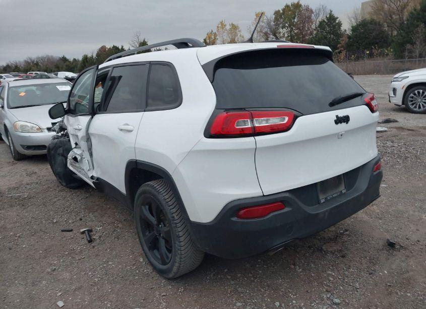 Photo 3 of 2018 Jeep Cherokee LATITUDE FWD (VIN 1C4PJLCB3JD556615)