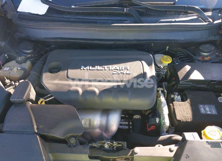 Photo 10 of 2018 Jeep Cherokee LATITUDE FWD (VIN 1C4PJLCB3JD584172)