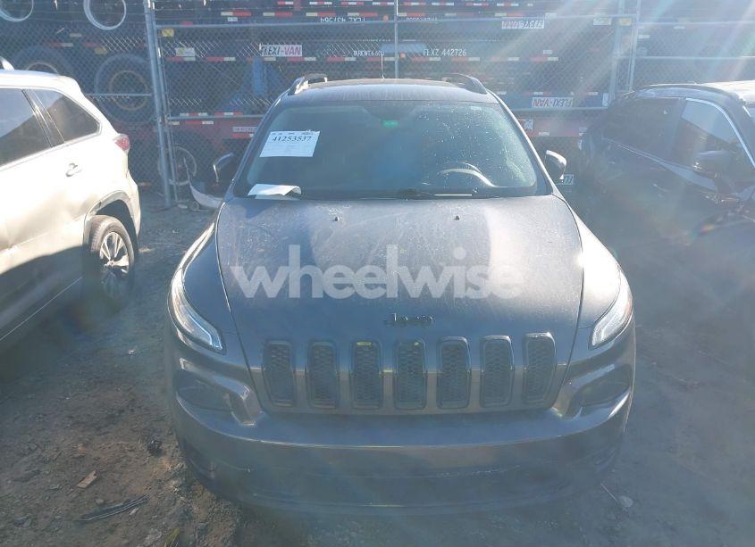 Photo 12 of 2018 Jeep Cherokee LATITUDE FWD (VIN 1C4PJLCB3JD584172)