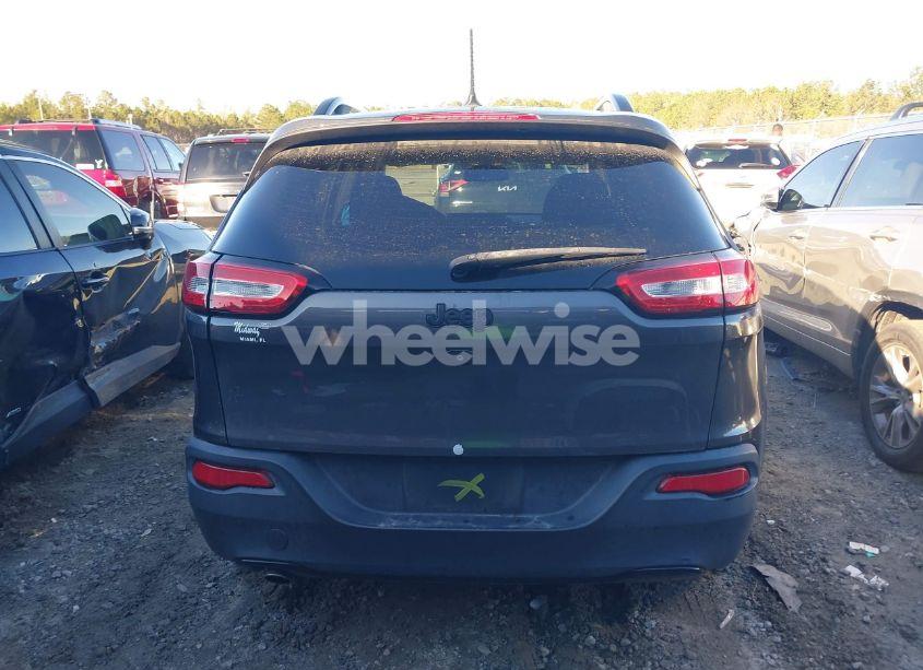 Photo 16 of 2018 Jeep Cherokee LATITUDE FWD (VIN 1C4PJLCB3JD584172)