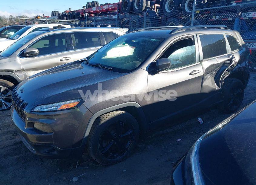 Photo 2 of 2018 Jeep Cherokee LATITUDE FWD (VIN 1C4PJLCB3JD584172)