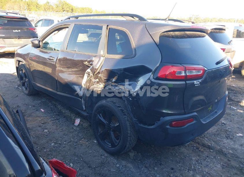 Photo 3 of 2018 Jeep Cherokee LATITUDE FWD (VIN 1C4PJLCB3JD584172)