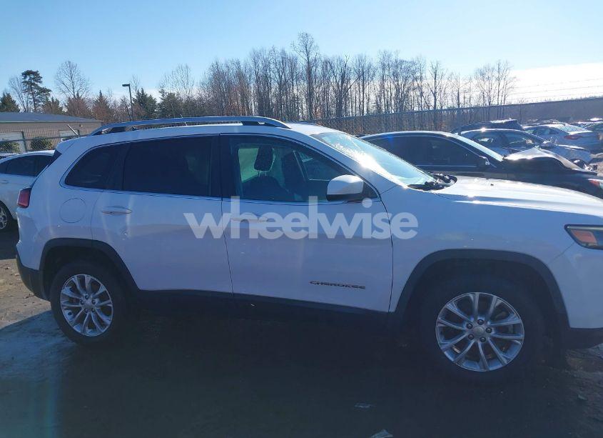 Photo 13 of 2019 Jeep Cherokee LATITUDE FWD (VIN 1C4PJLCB3KD147984)
