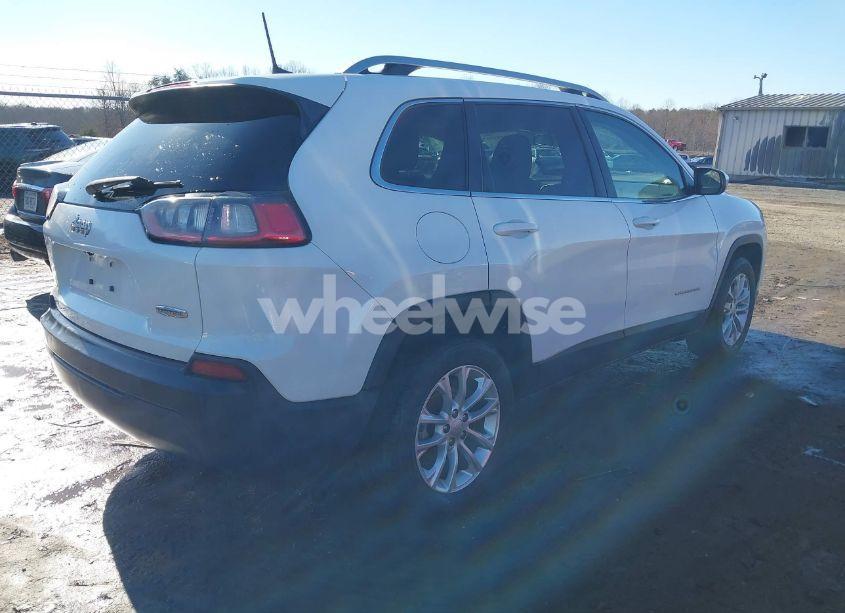 Photo 4 of 2019 Jeep Cherokee LATITUDE FWD (VIN 1C4PJLCB3KD147984)