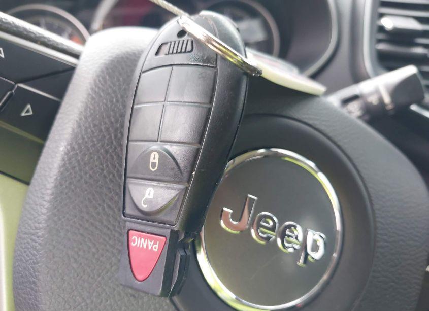 Photo 11 of 2019 Jeep Cherokee LATITUDE (VIN 1C4PJLCB3KD153459)