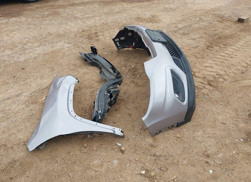 Photo 12 of 2019 Jeep Cherokee LATITUDE (VIN 1C4PJLCB3KD153459)