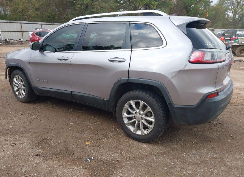 Photo 3 of 2019 Jeep Cherokee LATITUDE (VIN 1C4PJLCB3KD153459)
