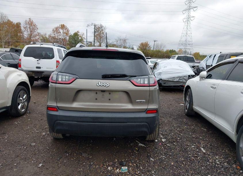 Photo 16 of 2019 Jeep Cherokee LATITUDE FWD (VIN 1C4PJLCB3KD171511)