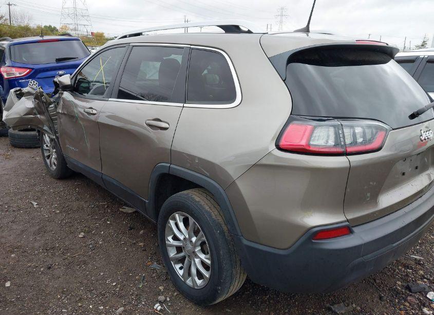 Photo 3 of 2019 Jeep Cherokee LATITUDE FWD (VIN 1C4PJLCB3KD171511)