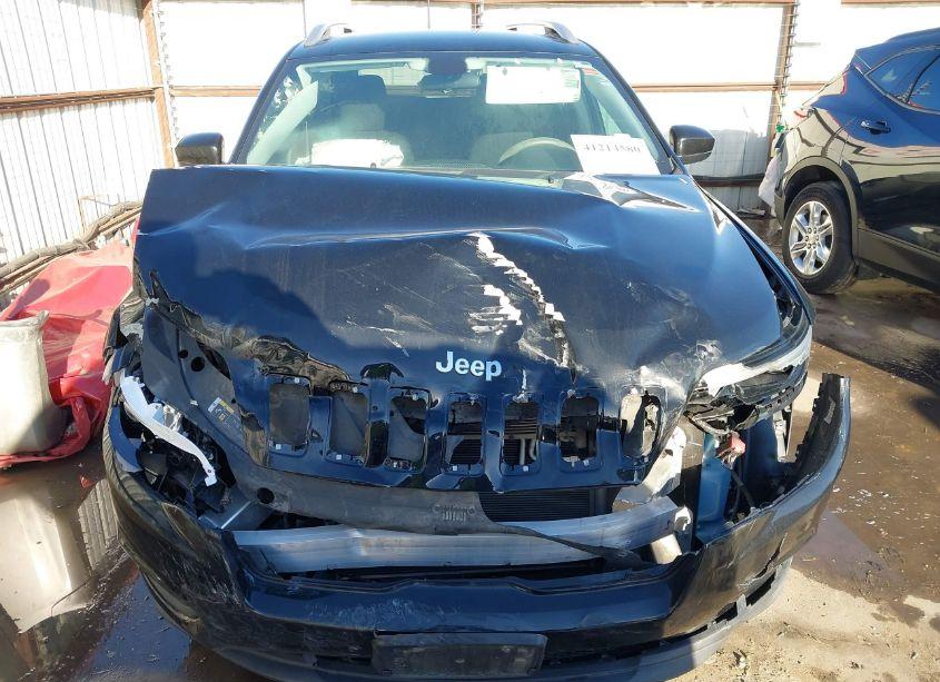 Photo 12 of 2019 Jeep Cherokee LATITUDE FWD (VIN 1C4PJLCB3KD187529)