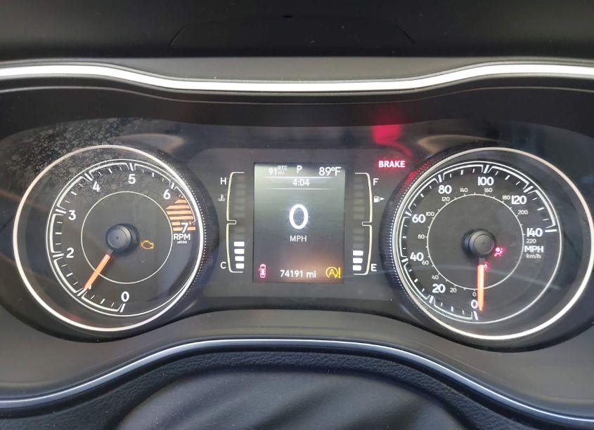 Photo 15 of 2019 Jeep Cherokee LATITUDE FWD (VIN 1C4PJLCB3KD187529)