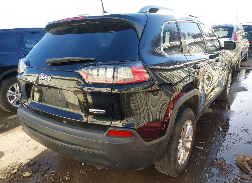 Photo 4 of 2019 Jeep Cherokee LATITUDE FWD (VIN 1C4PJLCB3KD187529)