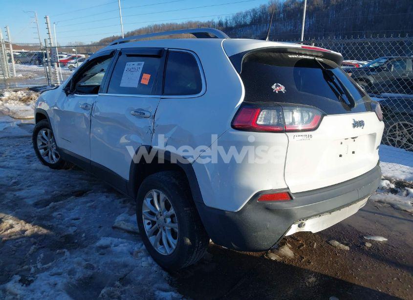 Photo 3 of 2019 Jeep Cherokee LATITUDE FWD (VIN 1C4PJLCB3KD290577)