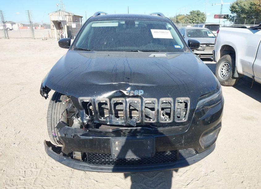 Photo 13 of 2019 Jeep Cherokee LATITUDE FWD (VIN 1C4PJLCB3KD358070)