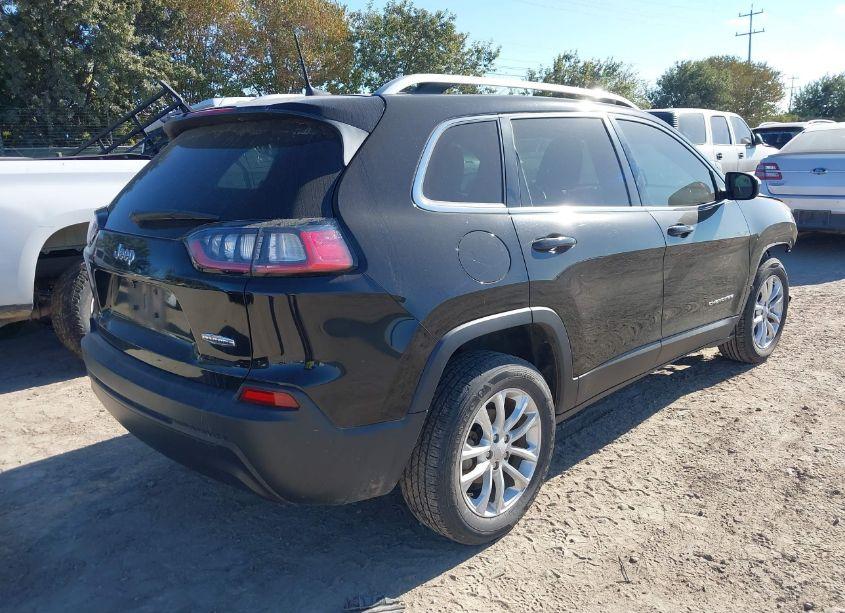 Photo 4 of 2019 Jeep Cherokee LATITUDE FWD (VIN 1C4PJLCB3KD358070)