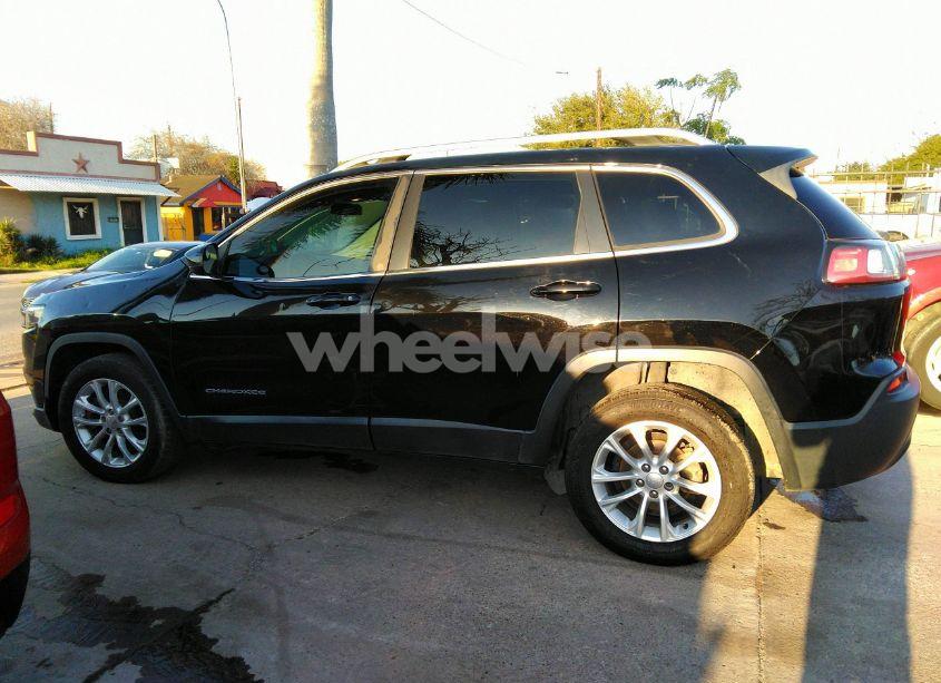 Photo 14 of 2019 Jeep Cherokee LATITUDE FWD (VIN 1C4PJLCB3KD419918)
