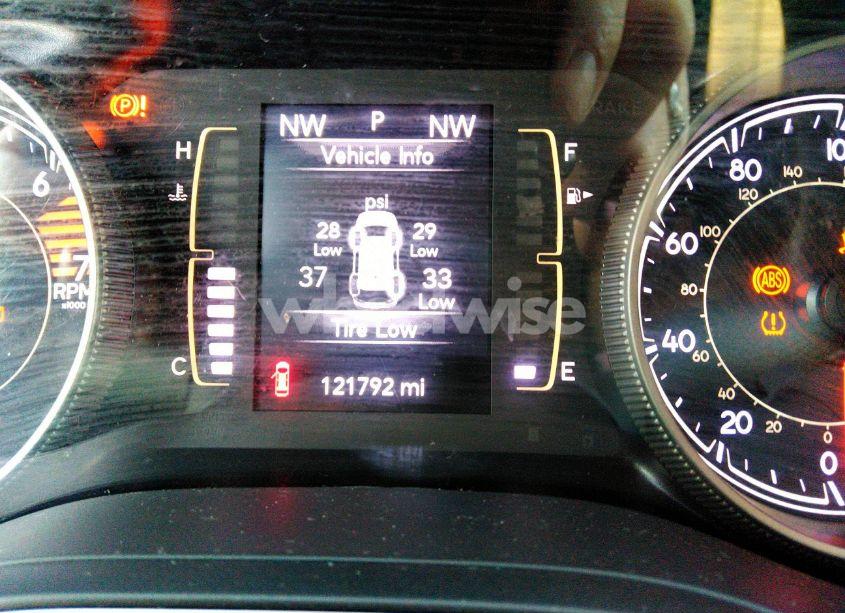 Photo 15 of 2019 Jeep Cherokee LATITUDE FWD (VIN 1C4PJLCB3KD419918)