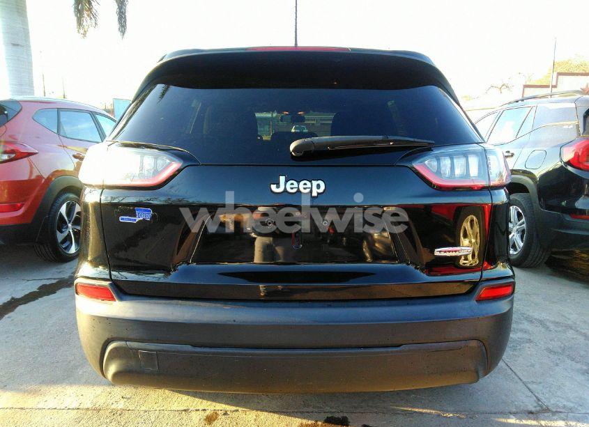 Photo 16 of 2019 Jeep Cherokee LATITUDE FWD (VIN 1C4PJLCB3KD419918)
