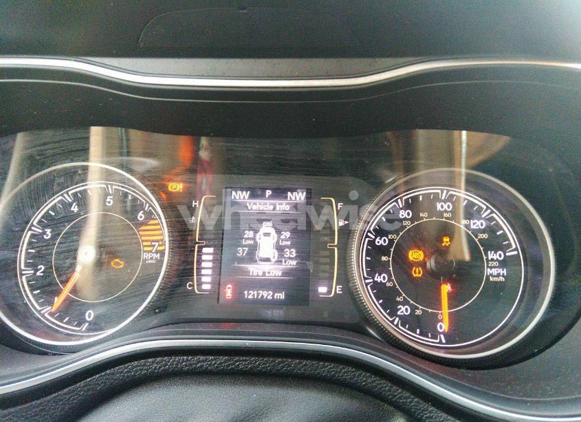 Photo 7 of 2019 Jeep Cherokee LATITUDE FWD (VIN 1C4PJLCB3KD419918)